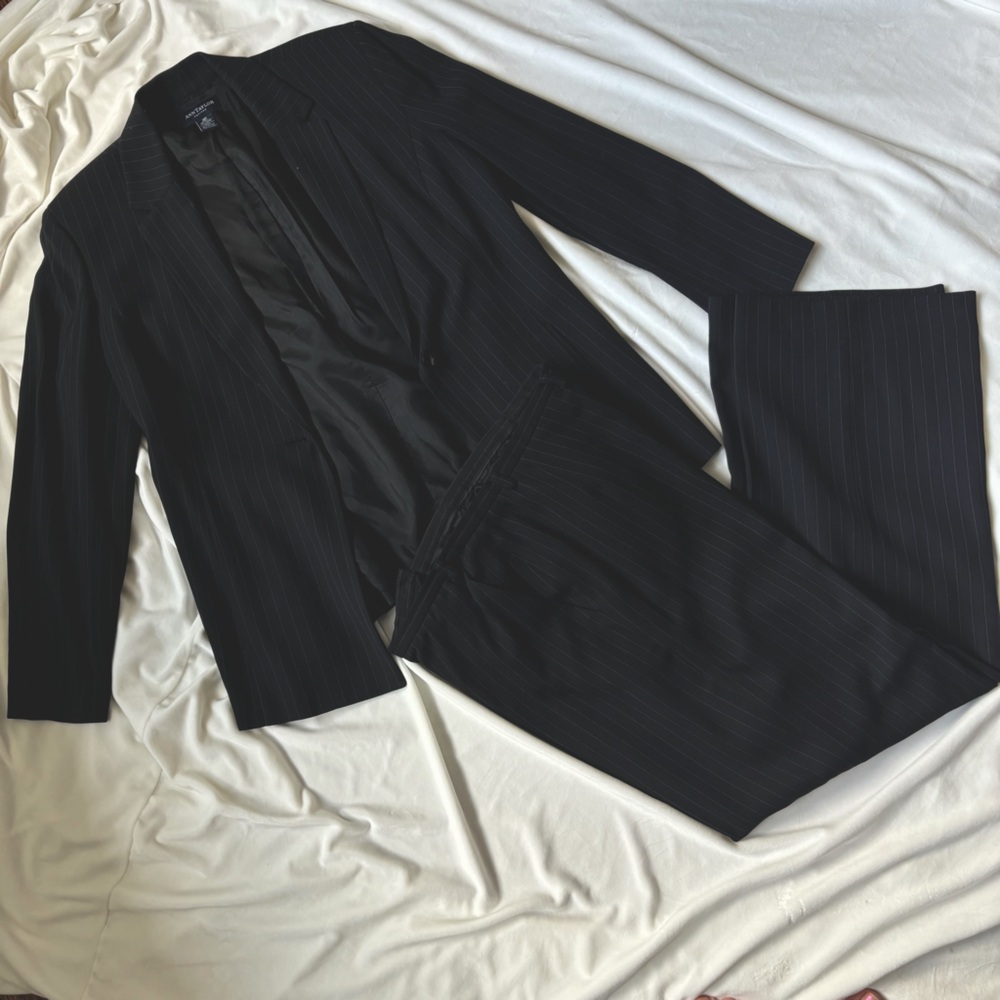 Ann Taylor Straight Pattern Suit with matching Pants